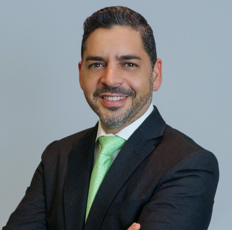 Coach Leo Almengor